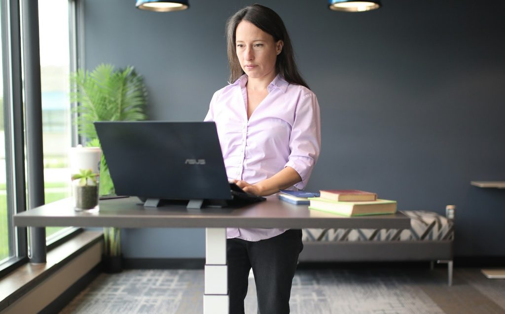 Ergonomie du poste de travail : comment adapter l&rsquo;environnement aux besoins réels des salariés ?