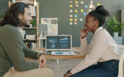 Les fondamentaux de l&rsquo;écoute active : techniques, postures et bénéfices pour l&rsquo;entreprise